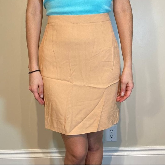 Light peach / pink skirt - Picture 7 of 7